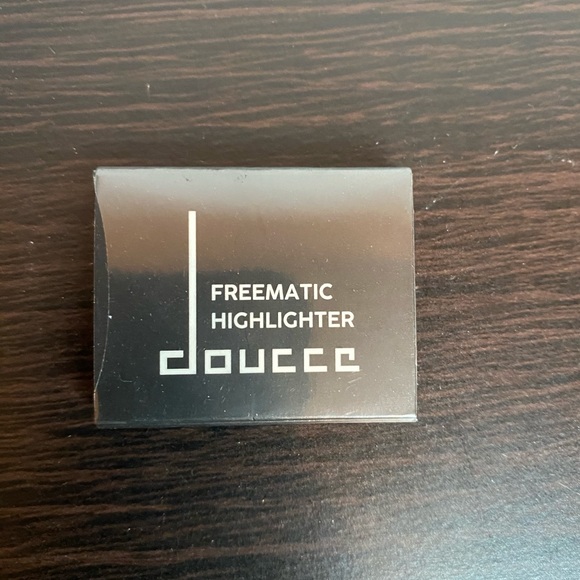 🍎🍎 Ipsy Sample Size Items - Picture 7 of 10